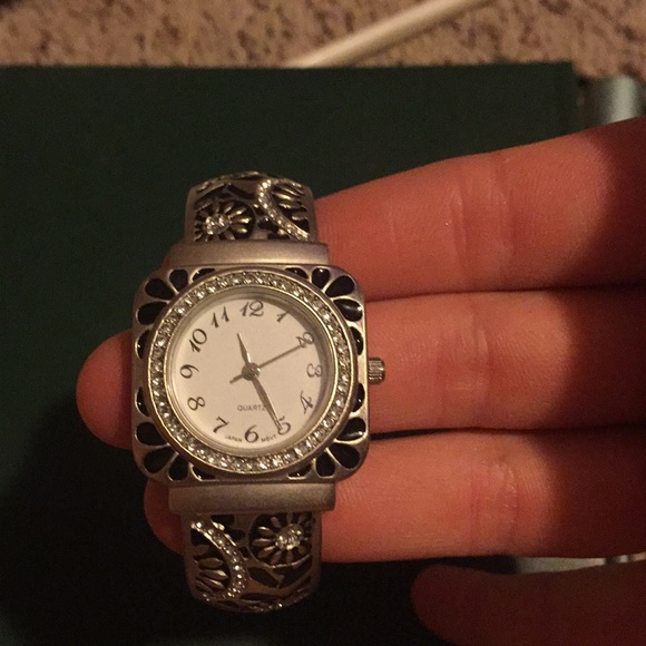 Watch - Picture 3 of 8